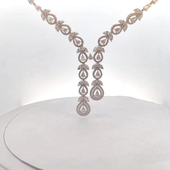 Elegant Classy Necklace