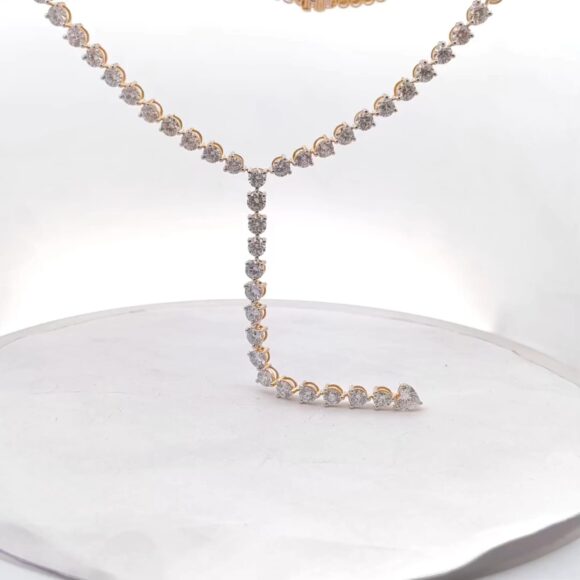 Elegant Sparkle Necklace